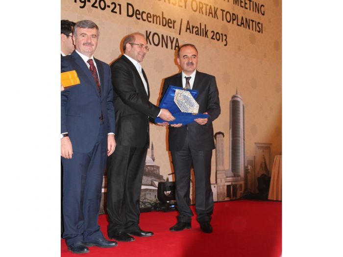 UCLG-MEWA Yönetim Kurulu ve Konsey Ortak Toplantısının açılış töreni 19 Aralık 2013 tarihinde Konya Büyükşehir Belediyesi'nin ev sahipliğinde gerçekleştirildi.